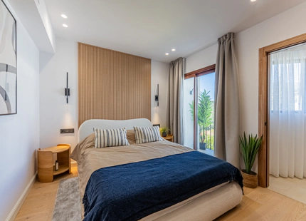 REFINED TOWNHOUSE WITH PANORAMIC SEA AND MOUNTAIN VIEWS IN LOS ARQUEROS