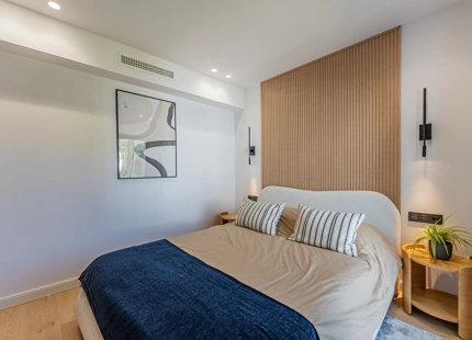 REFINED TOWNHOUSE WITH PANORAMIC SEA AND MOUNTAIN VIEWS IN LOS ARQUEROS