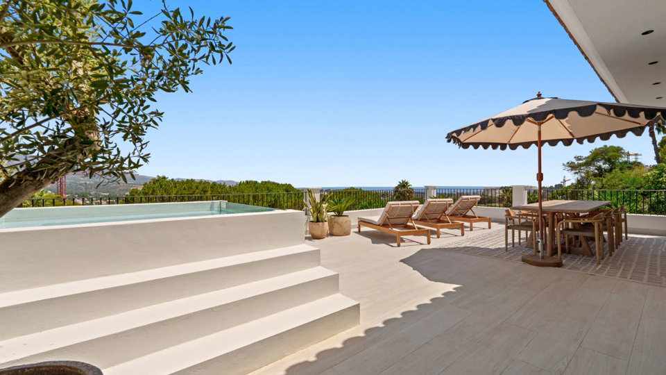 Villa en venta en Nueva Andalucia, Marbella