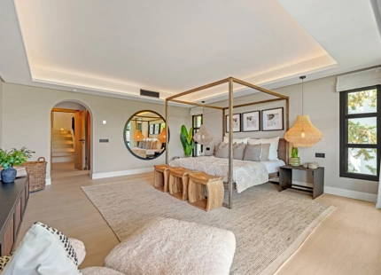 VILLA CON DISEÑO ÚNICO Y VISTAS PANORÁMICAS EN VENTA EN NUEVA ANDALUCÍA