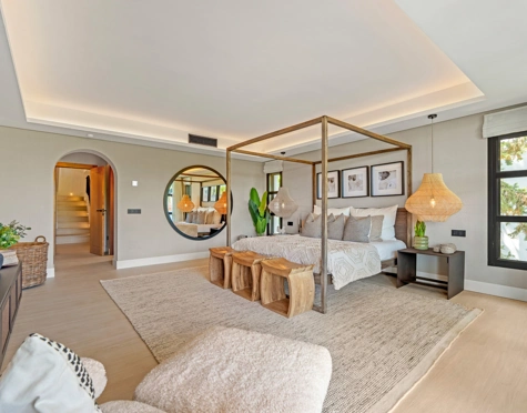 Villa for sale in Nueva Andalucia, Marbella