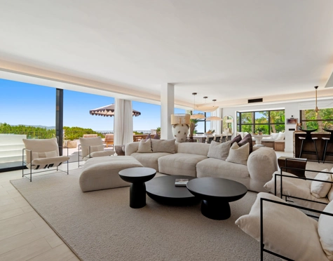 Villa for sale in Nueva Andalucia, Marbella