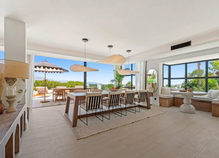 VILLA CON DISEÑO ÚNICO Y VISTAS PANORÁMICAS EN VENTA EN NUEVA ANDALUCÍA