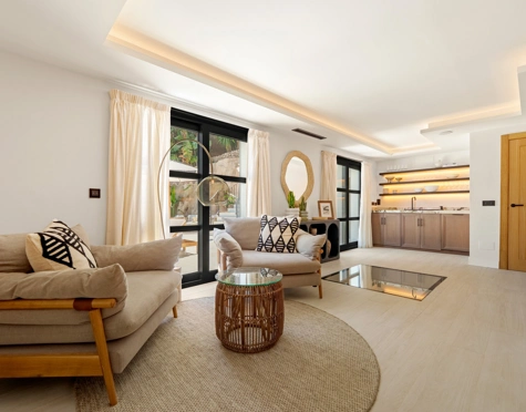Villa for sale in Nueva Andalucia, Marbella