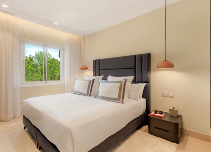APARTAMENTO DE LUJO FRENTE AL MAR EN LOS GRANADOS DEL MAR, ESTEPONA