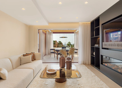APARTAMENTO DE LUJO FRENTE AL MAR EN LOS GRANADOS DEL MAR, ESTEPONA