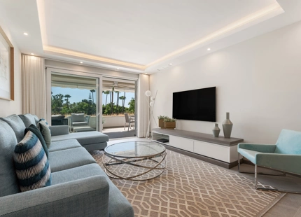 ELEGANTE APARTAMENTO CON TERRAZA Y AMENIDADES PREMIUM EN NUEVA ANDALUCÍA
