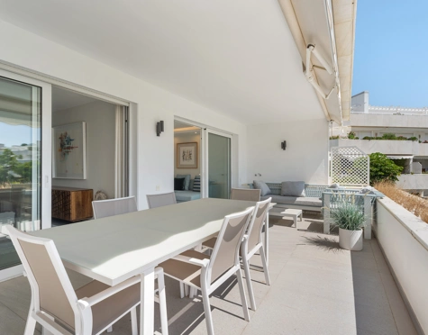 Apartment for sale in Nueva Andalucia, Marbella