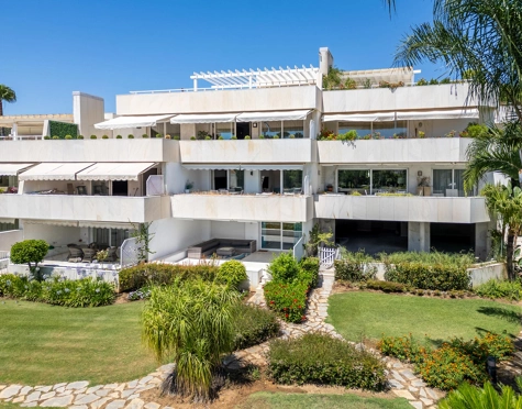 Apartamento en venta en Nueva Andalucia, Marbella