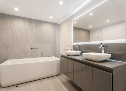 ELEGANTE APARTAMENTO CON TERRAZA Y AMENIDADES PREMIUM EN NUEVA ANDALUCÍA