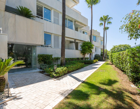 Apartment for sale in Nueva Andalucia, Marbella