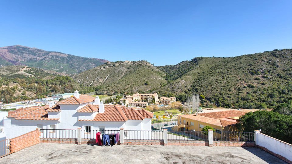 Town House for sale in Benahavis Centro