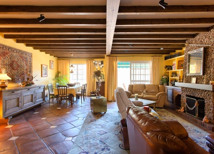 TRADITIONAL TOWNHOUSE IN THE HEART OF BENAHAVÍS CENTRO