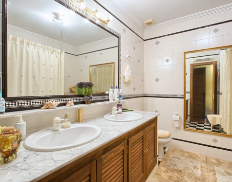 Town House for sale in Benahavis Centro