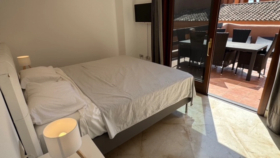 Apartment for sale in Mar Azul, Estepona East