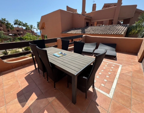 Apartment for sale in Mar Azul, Estepona East