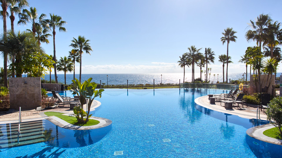Apartment for sale in Mar Azul, Estepona East
