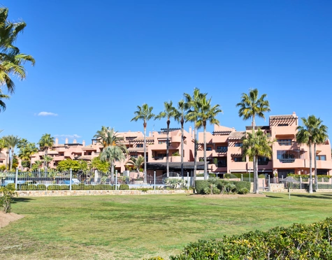 Apartment for sale in Mar Azul, Estepona East