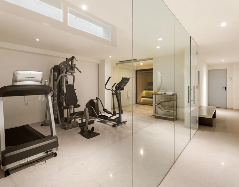 Villa for sale in El Paraiso, Estepona East