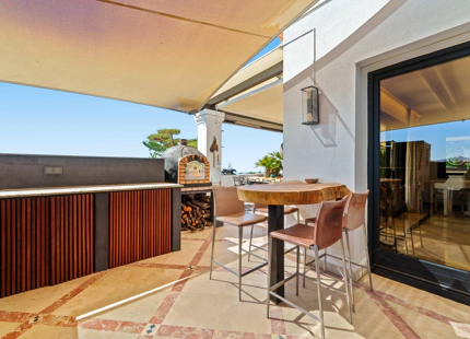 LUJOSO ÁTICO DÚPLEX CON VISTAS PANORÁMICAS EN LA MILLA DE ORO DE MARBELLA