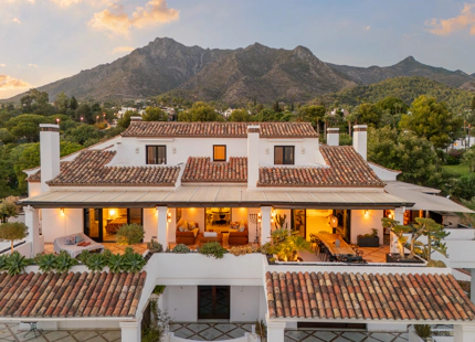 LUJOSO ÁTICO DÚPLEX CON VISTAS PANORÁMICAS EN LA MILLA DE ORO DE MARBELLA