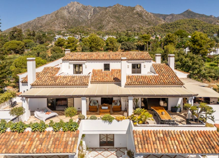 LUJOSO ÁTICO DÚPLEX CON VISTAS PANORÁMICAS EN LA MILLA DE ORO DE MARBELLA