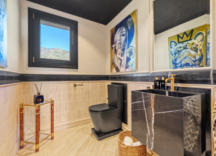 LUJOSO ÁTICO DÚPLEX CON VISTAS PANORÁMICAS EN LA MILLA DE ORO DE MARBELLA