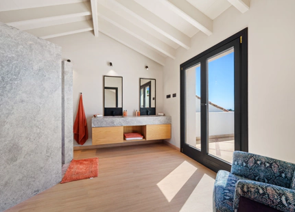 LUJOSO ÁTICO DÚPLEX CON VISTAS PANORÁMICAS EN LA MILLA DE ORO DE MARBELLA