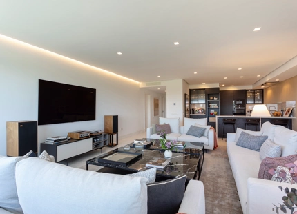 RENOVATED APARTMENT WITH GOLF AND PARTIAL SEA VIEWS IN GUADALMINA ALTA