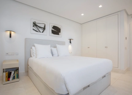 RENOVATED APARTMENT WITH GOLF AND PARTIAL SEA VIEWS IN GUADALMINA ALTA