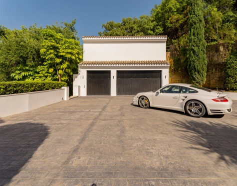 Villa for sale in La Zagaleta, Benahavis