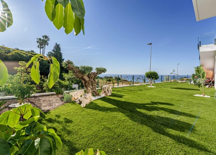 VILLA CONTEMPORÁNEA CON VISTAS PANORÁMICAS AL MAR Y A LA MONTAÑA EN BENALMÁDENA