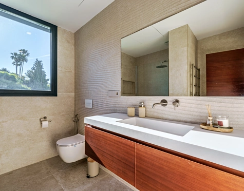 Villa for sale in Benalmadena