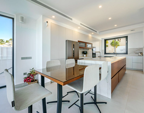 Villa for sale in Benalmadena