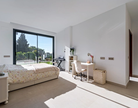 Villa for sale in Benalmadena