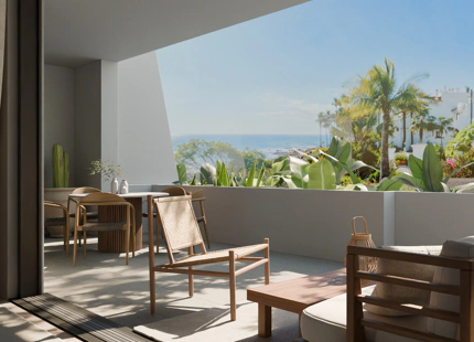 STUNNING FRONTLINE BEACH APARTMENT WITH SEA VIEWS