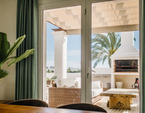 Villa for sale in La Resina Golf, Estepona East