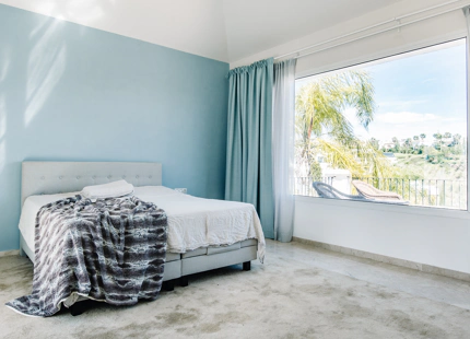 ELEGANTE VILLA DE ESTILO ANDALUZ EN LA RESINA GOLF, ESTEPONA ESTE