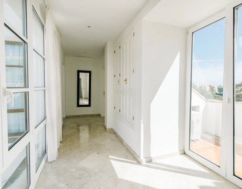 Villa for sale in La Resina Golf, Estepona East
