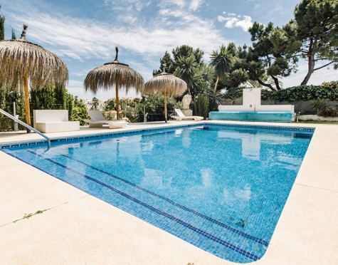 Villa for sale in La Resina Golf, Estepona East