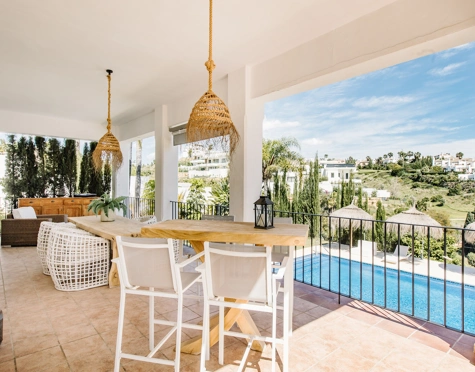 Villa for sale in La Resina Golf, Estepona East