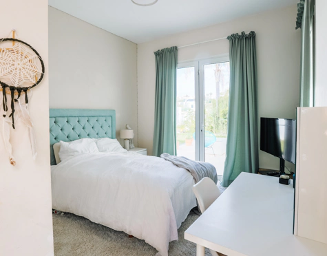 Villa for sale in La Resina Golf, Estepona East