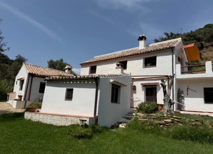 CHARMING ANDALUSIAN FINCA FOR SALE IN CASARES
