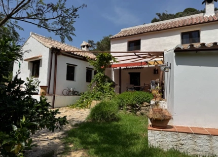 CHARMING ANDALUSIAN FINCA FOR SALE IN CASARES
