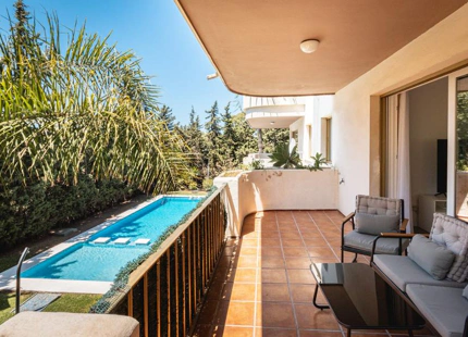 APARTAMENTO RENOVADO EN VENTA CERCA DE PUERTO BANÚS, MARBELLA