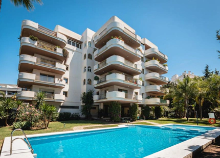 APARTAMENTO RENOVADO EN VENTA CERCA DE PUERTO BANÚS, MARBELLA
