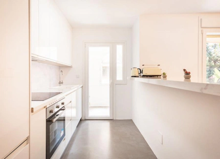 APARTAMENTO RENOVADO EN VENTA CERCA DE PUERTO BANÚS, MARBELLA