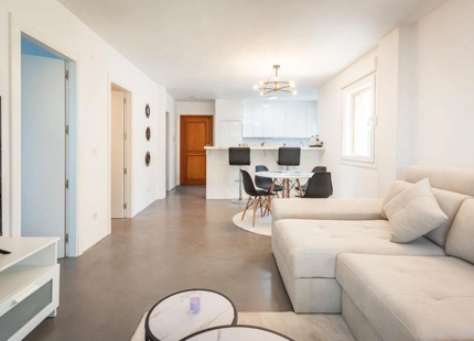 APARTAMENTO RENOVADO EN VENTA CERCA DE PUERTO BANÚS, MARBELLA