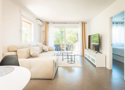 APARTAMENTO RENOVADO EN VENTA CERCA DE PUERTO BANÚS, MARBELLA