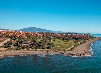 APARTAMENTO COSTERO EN VENTA EN MENARA BEACH, ESTEPONA